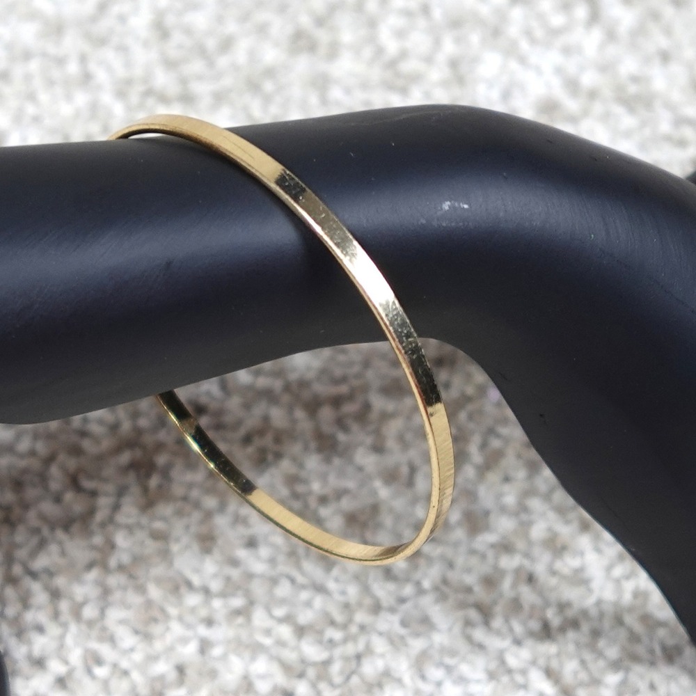 Slim Gold Tone Minimalist Stackable Bangle Bracelet Smooth Polished Metal 2.5in